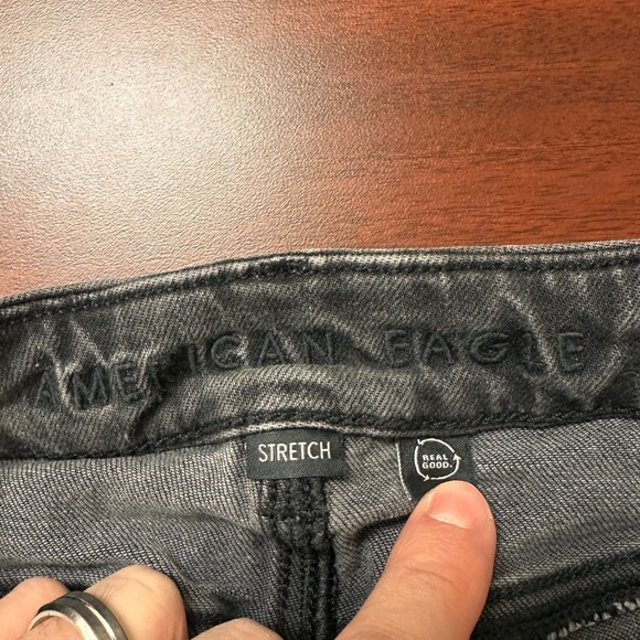 American Eagle Curvy Mom Jeans Women Size 4 Short Black Wash Stretch Streetwear - Picture 6 of 10